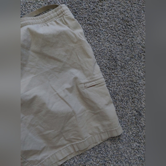 Levi's Mens Khaki Stretch Shorts XL Elastic Waistband Beach Resortwear - Picture 3 of 5